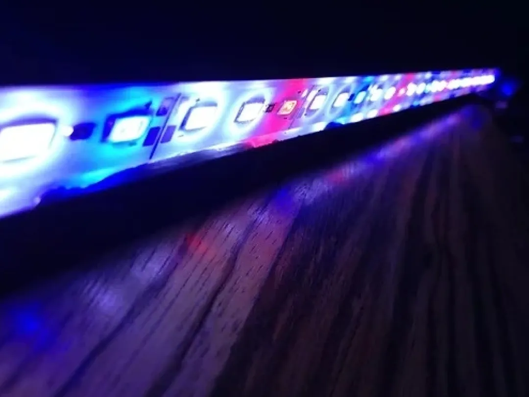 Discount AquaLight LED Lampe RWB 92 cm 15 watt (dæmpbar) Akvarielamper