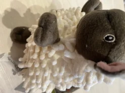 Hundelegetøj Snugly Får - blød bamse til hunde Hundelegetøj Til Alle Hunde Leg Og Aktivering Året Rundt|Legetøj Til Hvalpe - Sjov Leg, Aktivering Og Tryghed Fra Første Dag