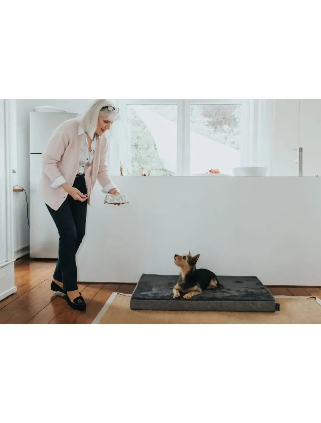 Outlet ortopædisk hundemadras Tirano L 100x65x8 cm i sort og grå Hundesenge Og Kurve Til Hunde - Bløde Og Komfortable|Sovepladser Til Hvalpe - Hundesenge, Kølemåtter Og Trygge Hvilesteder