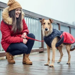 Uppsala Hundefrakke Rød 40 cm Hundetøj Til Hvalpe - Varme Dækkener Og Sko Til Trygge Gåture|Hundetøj Til Alle Hunde Med Varme Dækkener Og Sko