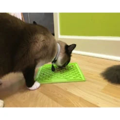 Outlet Slikkemåtte 28 x 28 cm Orange - aktiveringsmåtte til hunde Killingelegetøj - Sjov, Træning Og Aktivering For Killinger|Hundelegetøj Til Alle Hunde Leg Og Aktivering Året Rundt